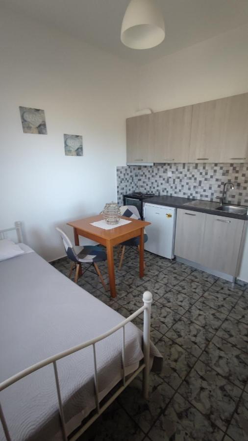Tramonto Nel Delfini Apartment Kini Luaran gambar