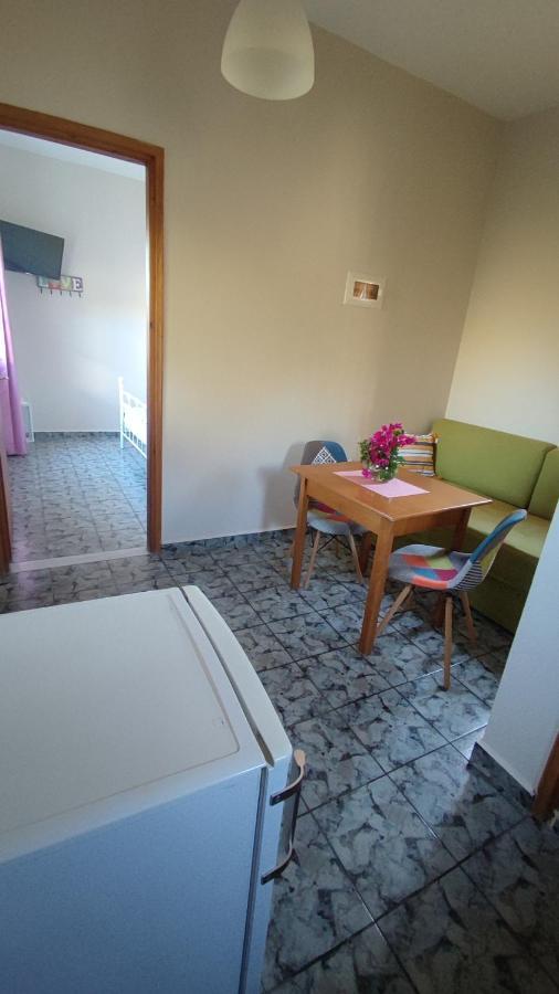 Tramonto Nel Delfini Apartment Kini Luaran gambar