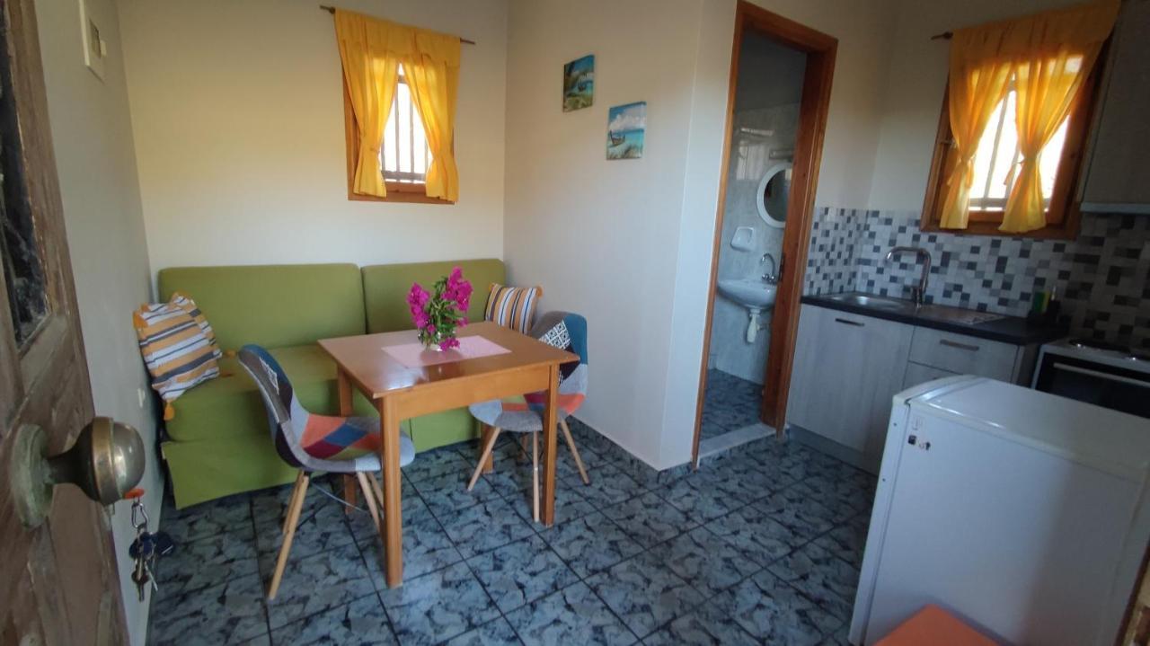 Tramonto Nel Delfini Apartment Kini Luaran gambar