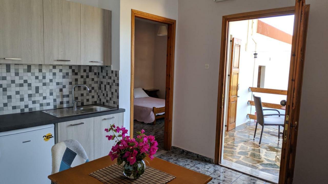Tramonto Nel Delfini Apartment Kini Luaran gambar